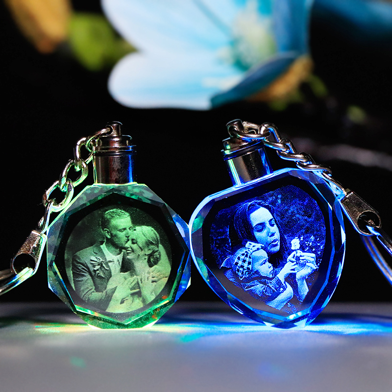 custom love shape picture keychain with changing colors led lights