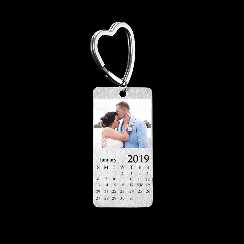 engraved calendar date photo keychain with personalized picture